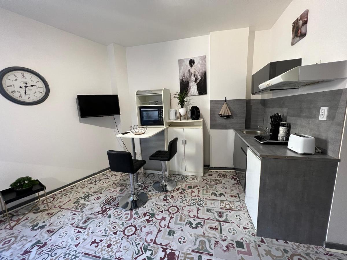 Apartament La Cachette De L'Horloge - Ac Clim - Wifi - 100M Palais Des Papes Awinion Zewnętrze zdjęcie