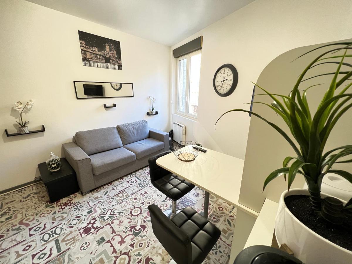 Apartament La Cachette De L'Horloge - Ac Clim - Wifi - 100M Palais Des Papes Awinion Zewnętrze zdjęcie